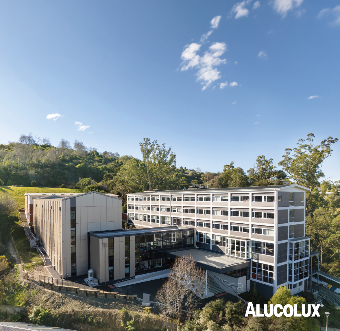 Hospital facade with fire-retardant ALUCOBOND ACP cladding